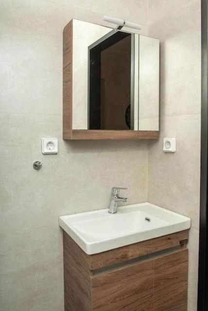 Flat In Athens Next To Metro St! 아파트 외부 사진